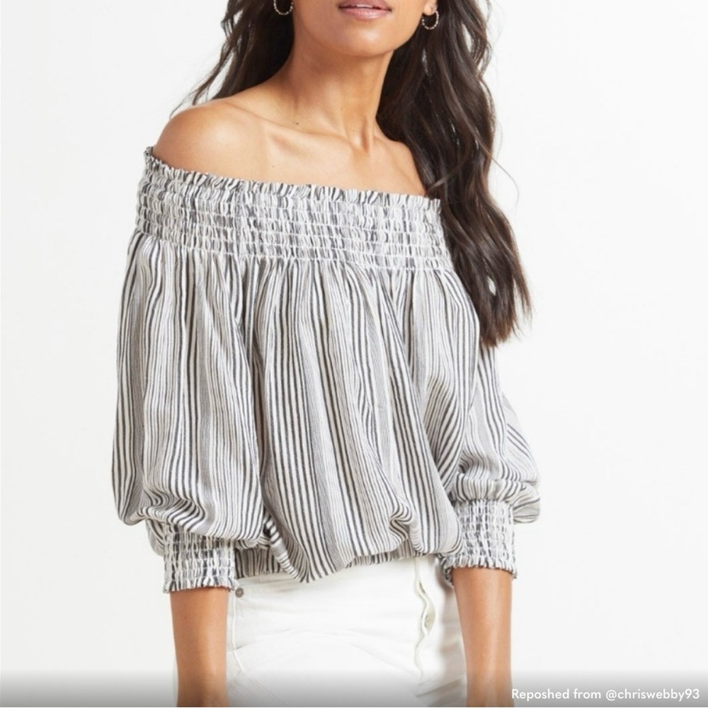 Evereve Sydney Stripe Off Shoulder L